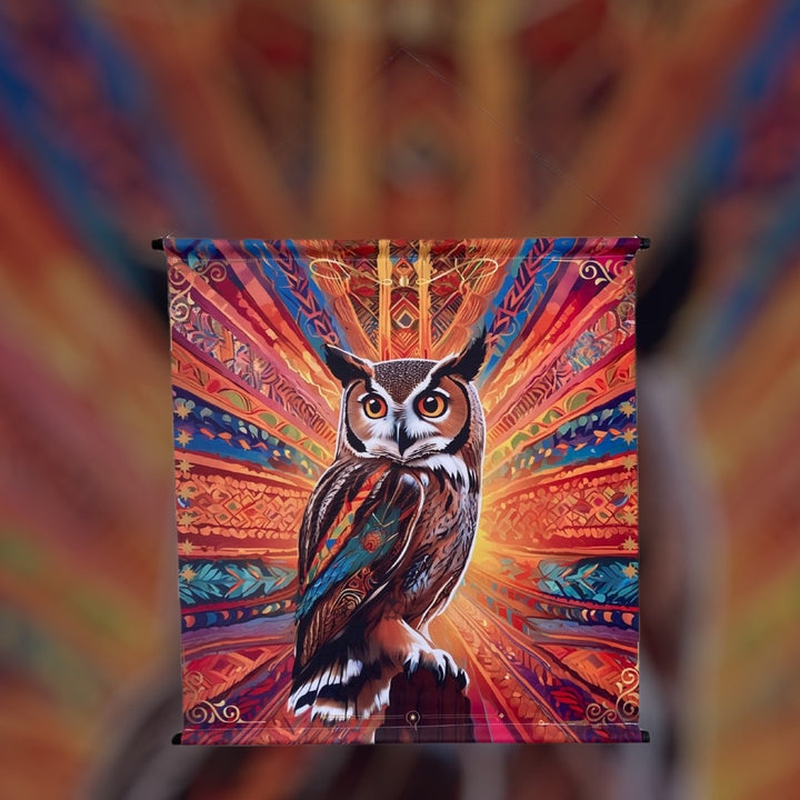 Tenture murale animal totem Hibou-Chouette coloré livrée avec attache murale