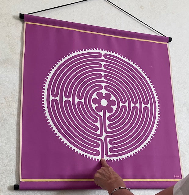 "Tenture murale labyrinthe Chartres en géométrie sacrée avec attache incluse"