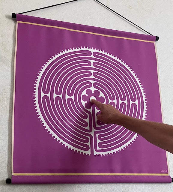 "Tenture murale labyrinthe Chartres en géométrie sacrée avec attache incluse"
