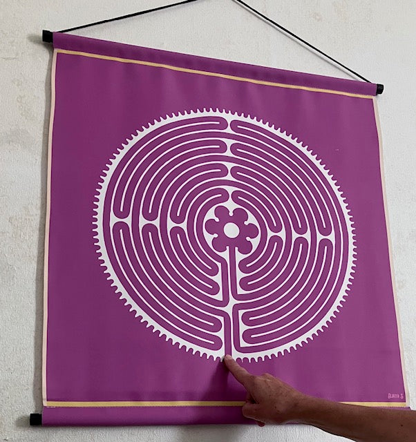 "Tenture murale labyrinthe Chartres en géométrie sacrée avec attache incluse"