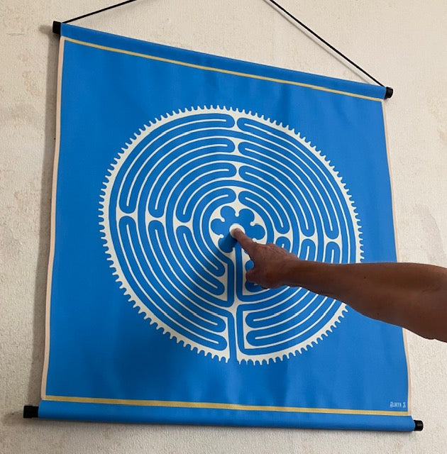 Tenture murale labyrinthe Chartres bleu géométrie sacrée avec attache incluse