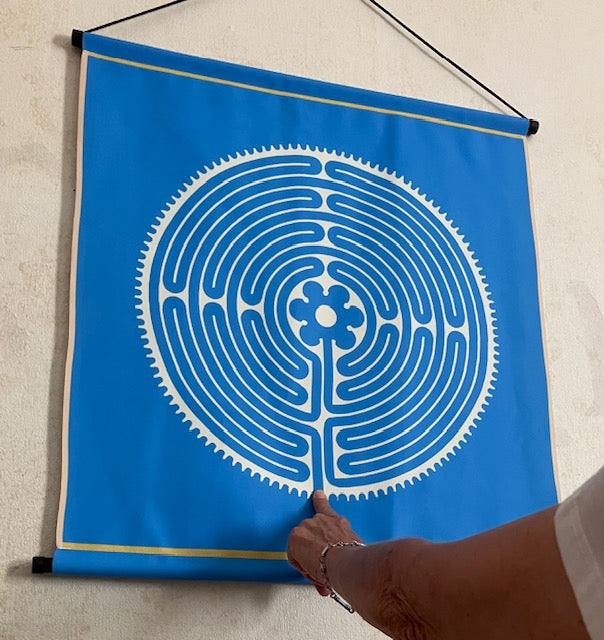Tenture murale labyrinthe Chartres bleu géométrie sacrée avec attache incluse